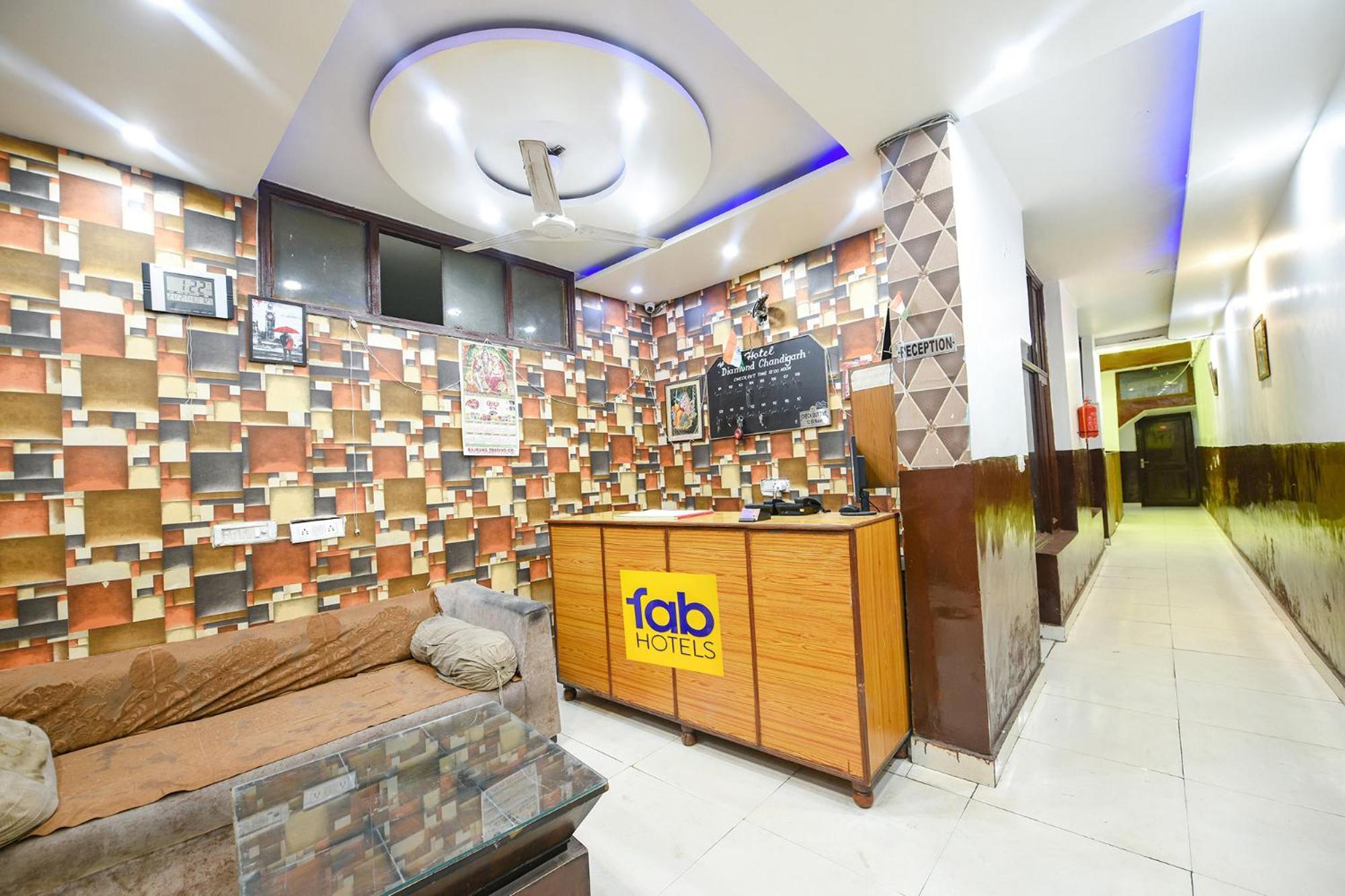 Fabexpress Diamond Sec 45 Hotel Chandīgarh Exterior foto