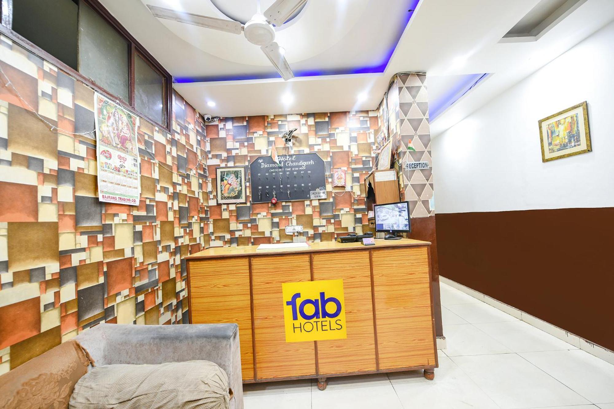 Fabexpress Diamond Sec 45 Hotel Chandīgarh Exterior foto